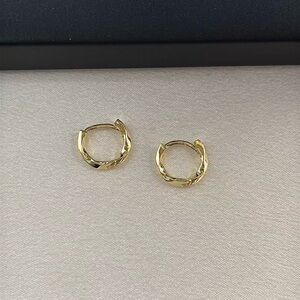 13mm Small Hoop Earrings for Women Irregularly Twisted Design Gold Hoop